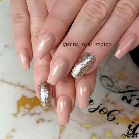 Rose gold nails