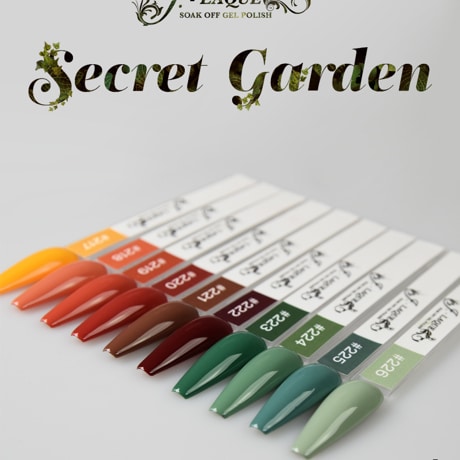 Let us introduce you to our "Secret Garden," where a palette of colors awakens all your senses, designed by Mother Nature. The colors dominating the secret garden are hibiscus colors, dark red brick colors, warm brown, pumpkin colors, and a handful of green olives and military. These natural warm shades will fit perfectly for all those who follow the trends of this season.